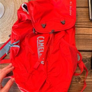 CamelBak Arete 18 Bright Red Backpack